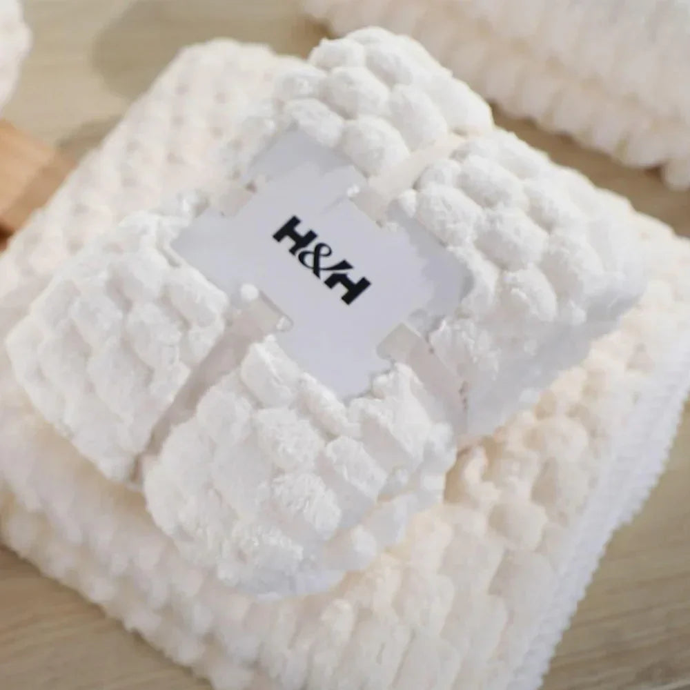 《滿額贈品》雪絨速乾 浴毛巾套組 (含浴巾1入+毛巾1入/組)＊顏色隨機贈 - 南良H&H - 石墨烯科技